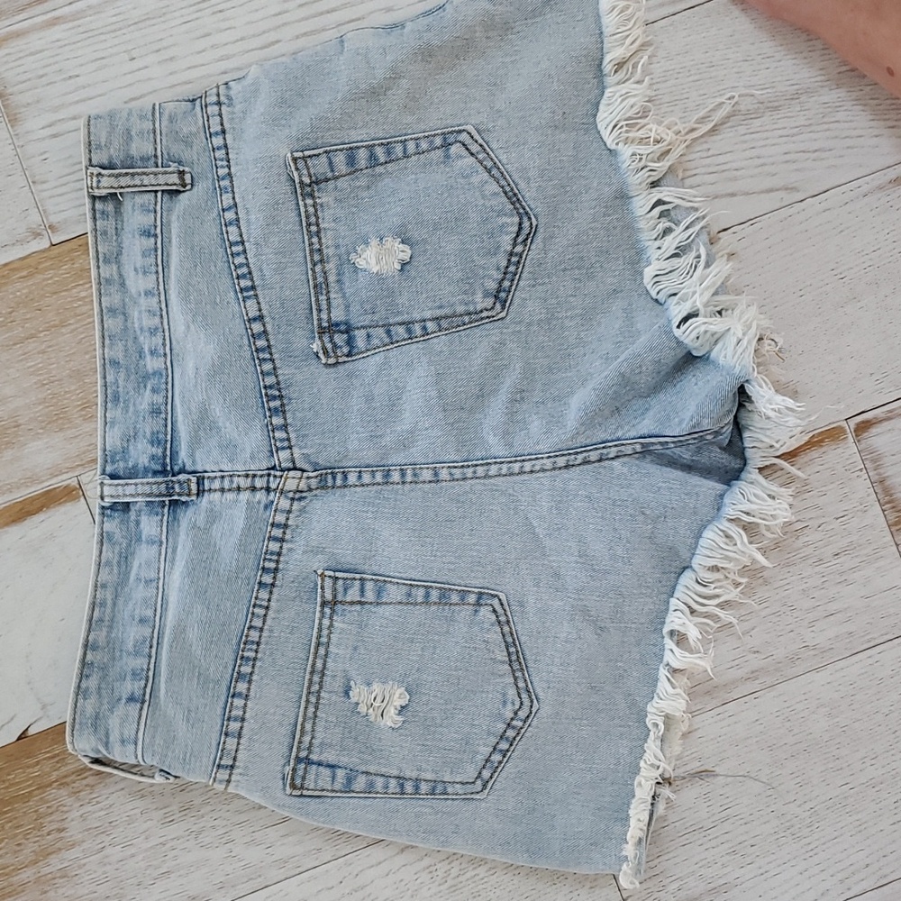 Seeing shorts - Picture 4 of 4